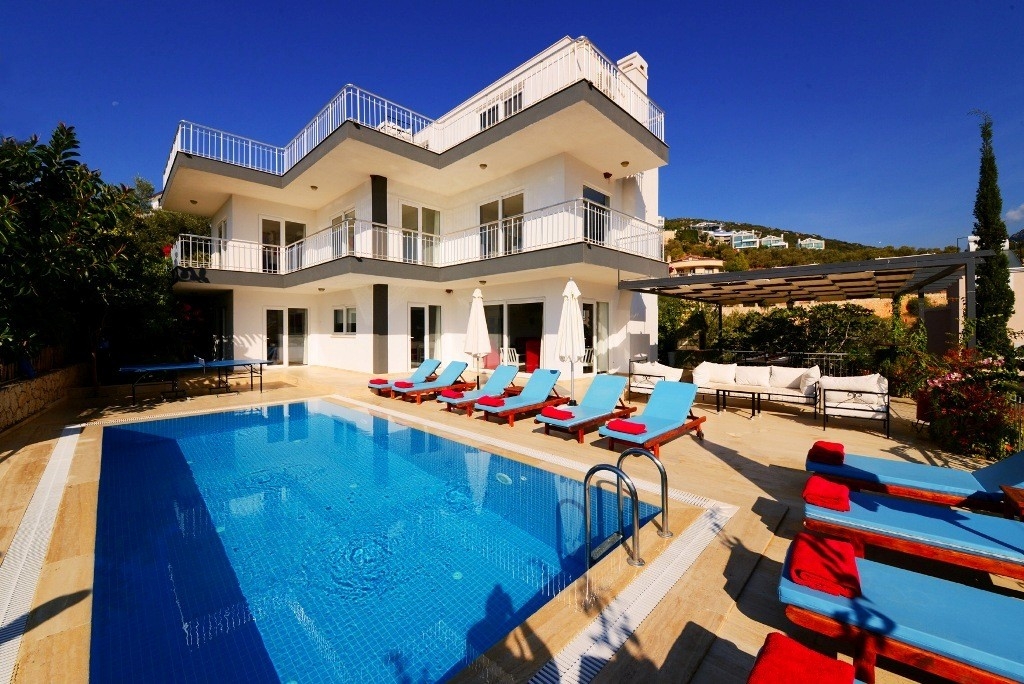 Kalkan'da Deniz Manzaralı, Özel Havuzlu, Merkezi Konumda Villa