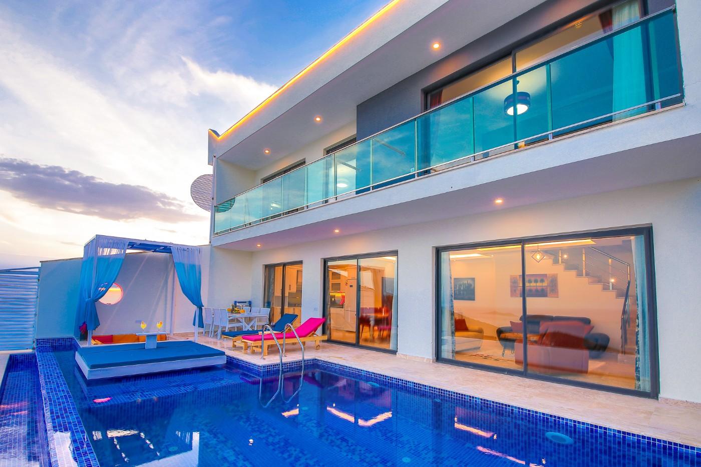 Kaş İslamlar'da Deniz Manzaralı, Sonsuzluk Havuzlu, Kiralık Villa-21643