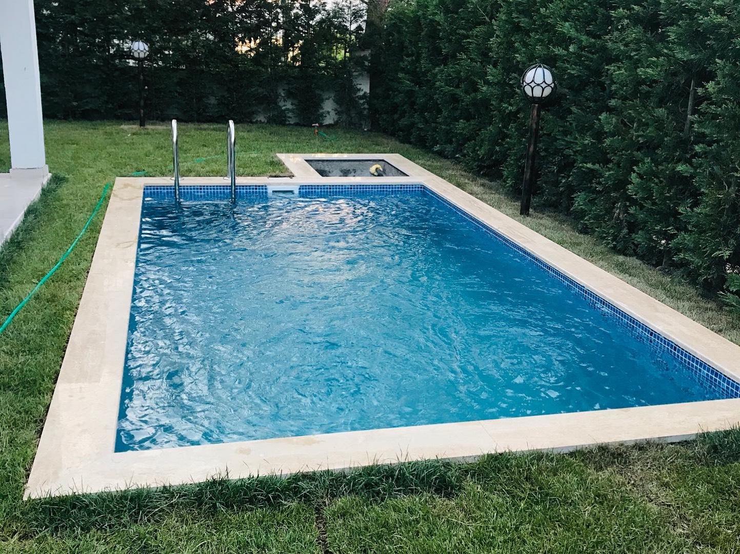 Sapanca'da Göl Manzaralı, Geniş Bahçeli, Isıtmalı Havuzlu, Şık Villa-26349