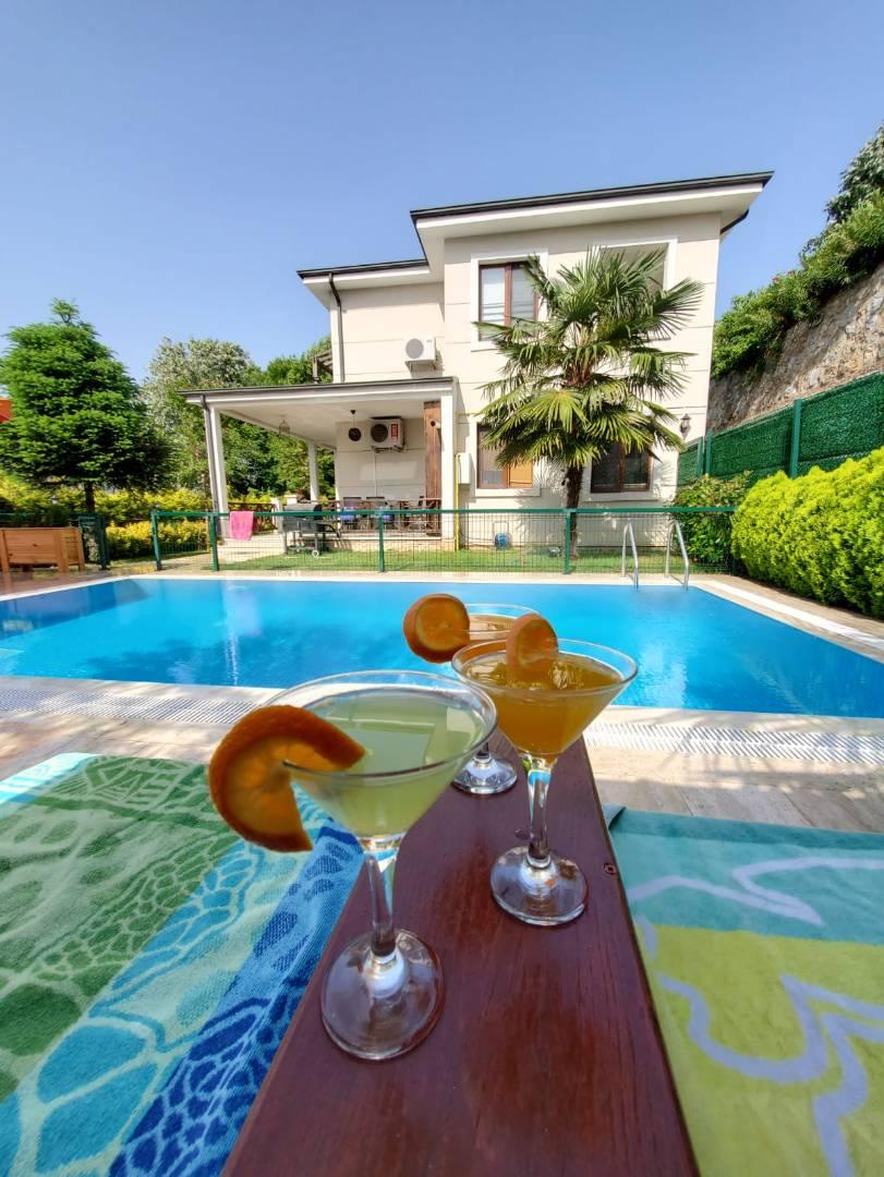 Sapanca Kırkpınar'da Kalabalık Ailelere Uygun, Özel Havuzlu, Şık Villa-23410