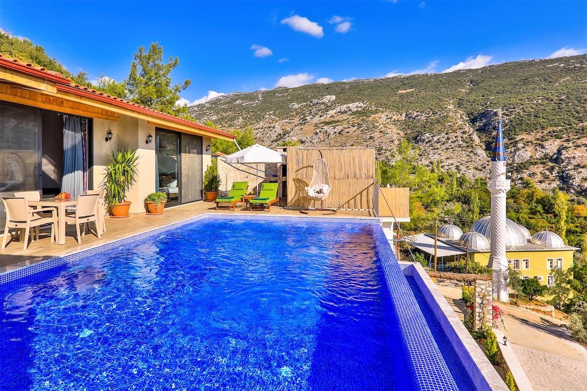 Kaş İslamlar'da Muhteşem Doğada, Kapalı Havuzlu, Modern Villa-15947