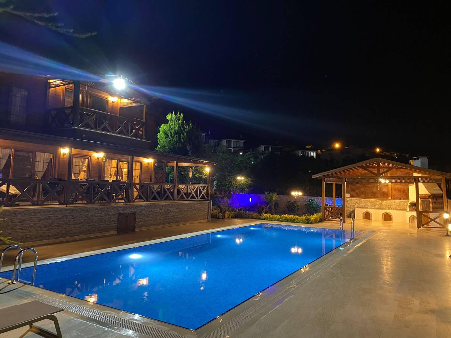 İstanbul Şile'de Geniş Bahçeli, Özel Havuzlu, Ahşap Villa-29749