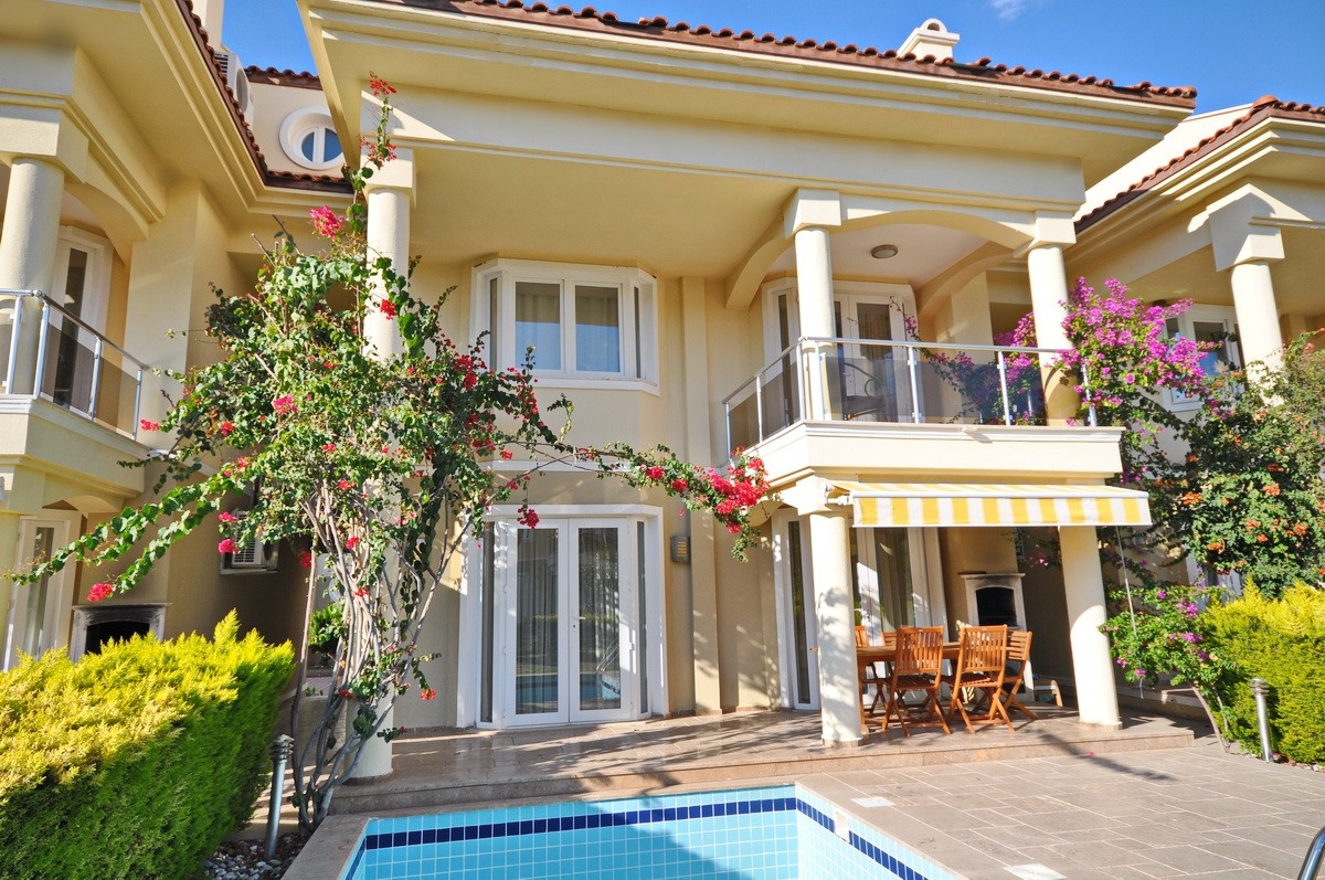 Fethiye'de Merkeze Yakın Konumda,  Özel Havuzlu, Kiralık Villa
