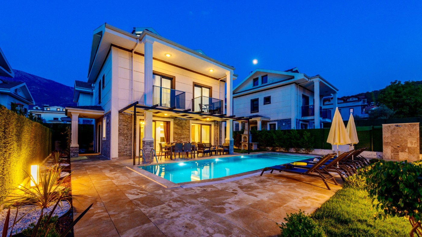Fethiye Ölüdeniz'de Site İçerisinde, Özel Havuzlu, Konforlu Villa