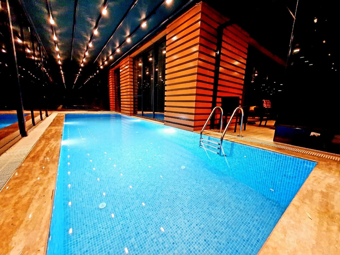 Sapanca'da Merkezi Konumda, Isıtmalı Havuzlu, Lüks Villa