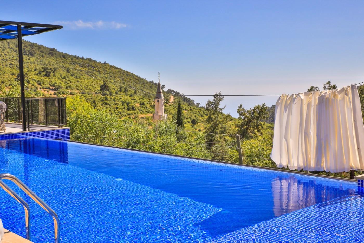 Kaş Sarıbelen'de Doğa ve Deniz Manzaralı, Özel Havuzlu, Jakuzili Villa-16701