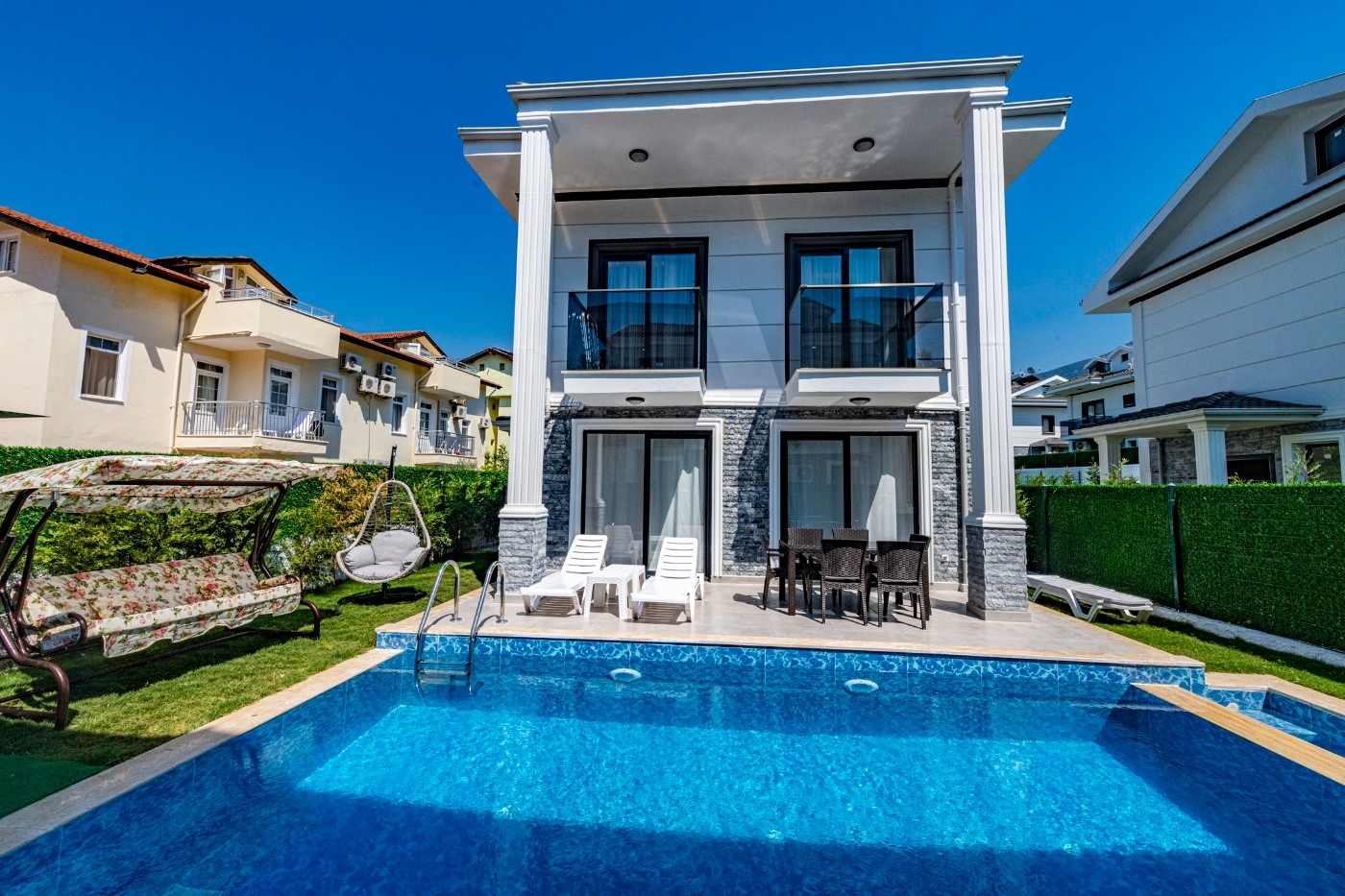 Fethiye Ölüdeniz'de Plaja Yakın, Özel Havuzlu, Konforlu Villa