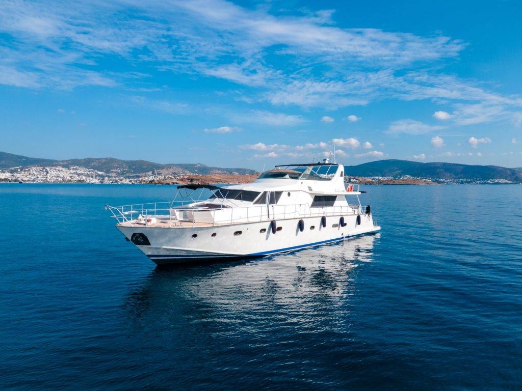 Bodrum’un Berrak Sularında, 8 Kişilik, Konforlu, Kiralık Motoryat