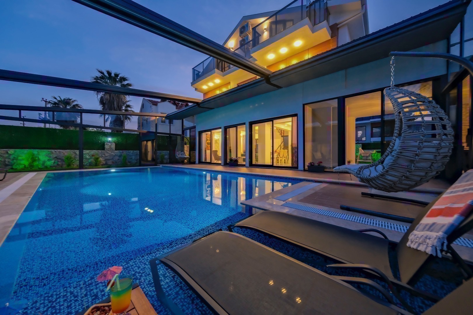 Fethiye Ölüdeniz'de Geniş Ailelere Uygun, Isıtmalı Havuzlu, Lüks Villa