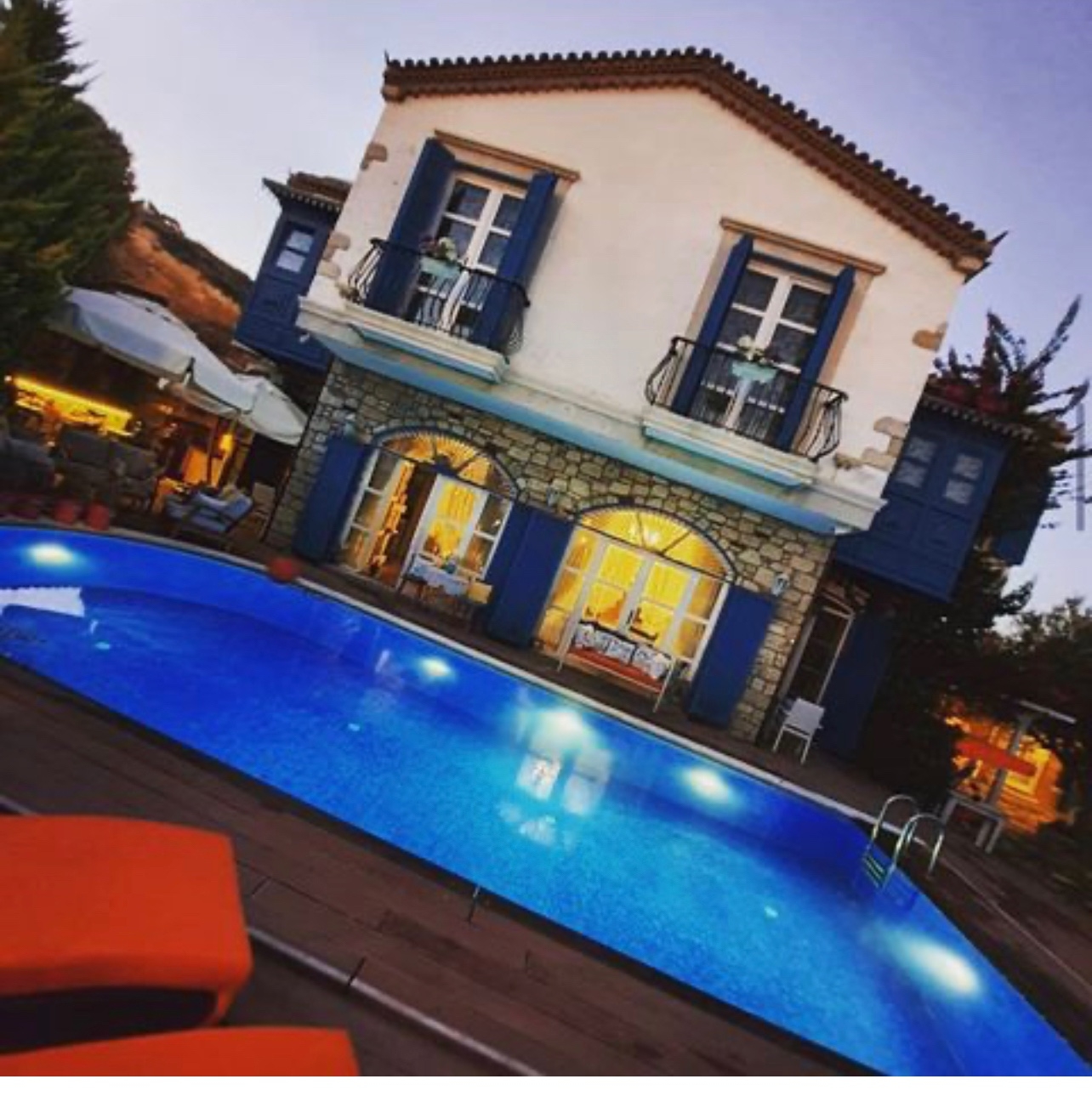 İzmir Çeşme'de Harika Doğa İçerisinde, Özel Havuzlu, Lüks Villa