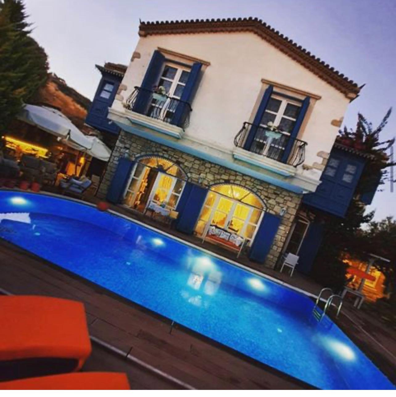 İzmir Çeşme'de Harika Doğa İçerisinde, Özel Havuzlu, Lüks Villa -21758