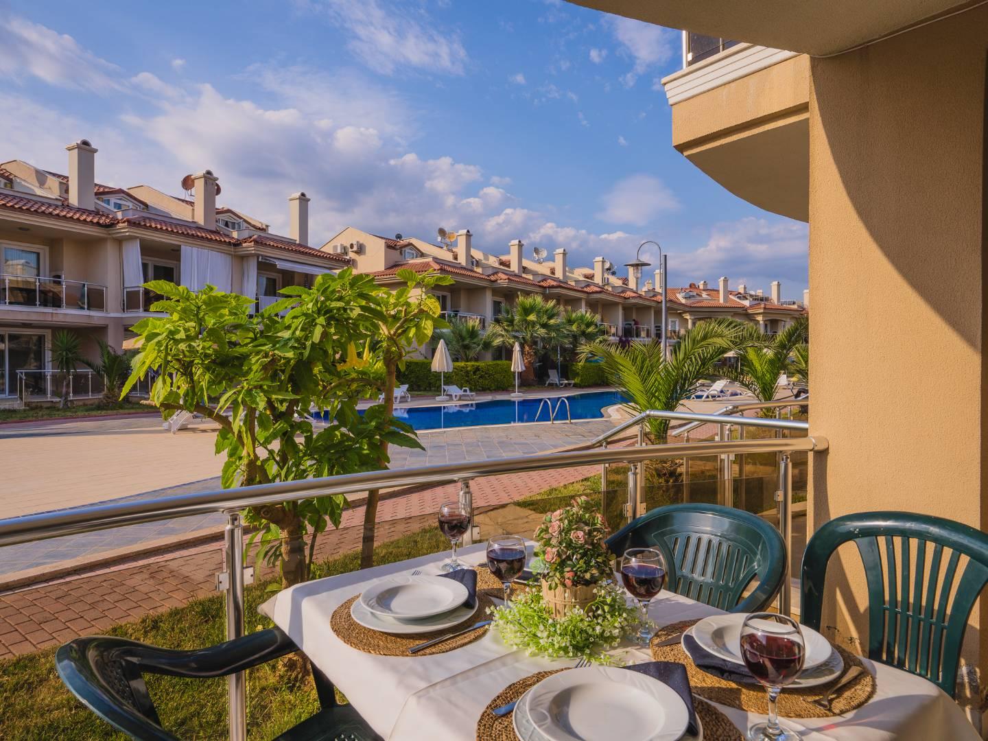 Fethiye'de Çalış Plajına Sıfır, Özel Plajlı, Ortak Havuzlu Daire-25549