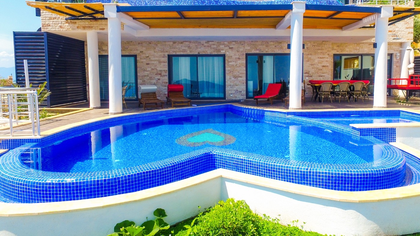Kaş İslamlar'da Muhteşem Doğada, Özel Havuzlu, Lüks Villa