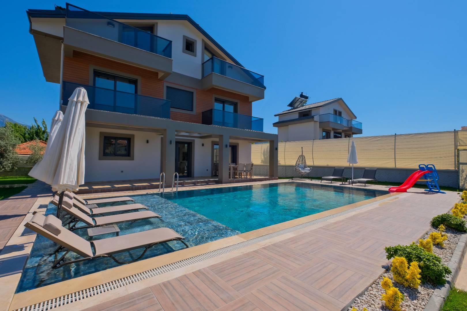 Fethiye Babataşı'nda Merkezi Konumda, Özel Havuzlu, Lüks Villa-24581