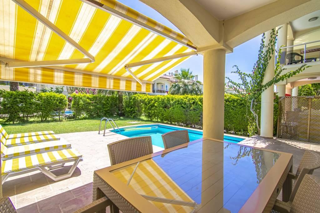 Fethiye'de Denize Sıfır Konumda, Ortak ve Özel Havuzlu, Yazlık Villa-29574