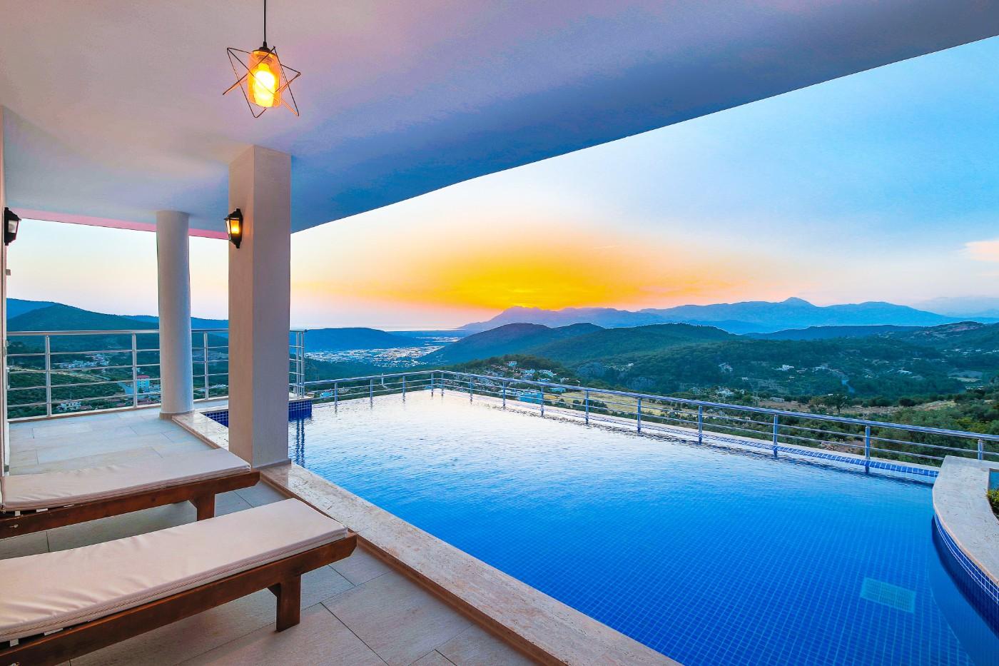 Kaş İslamlar'da Enfes Deniz Manzaralı, Özel Havuzlu, Konforlu Villa-21644