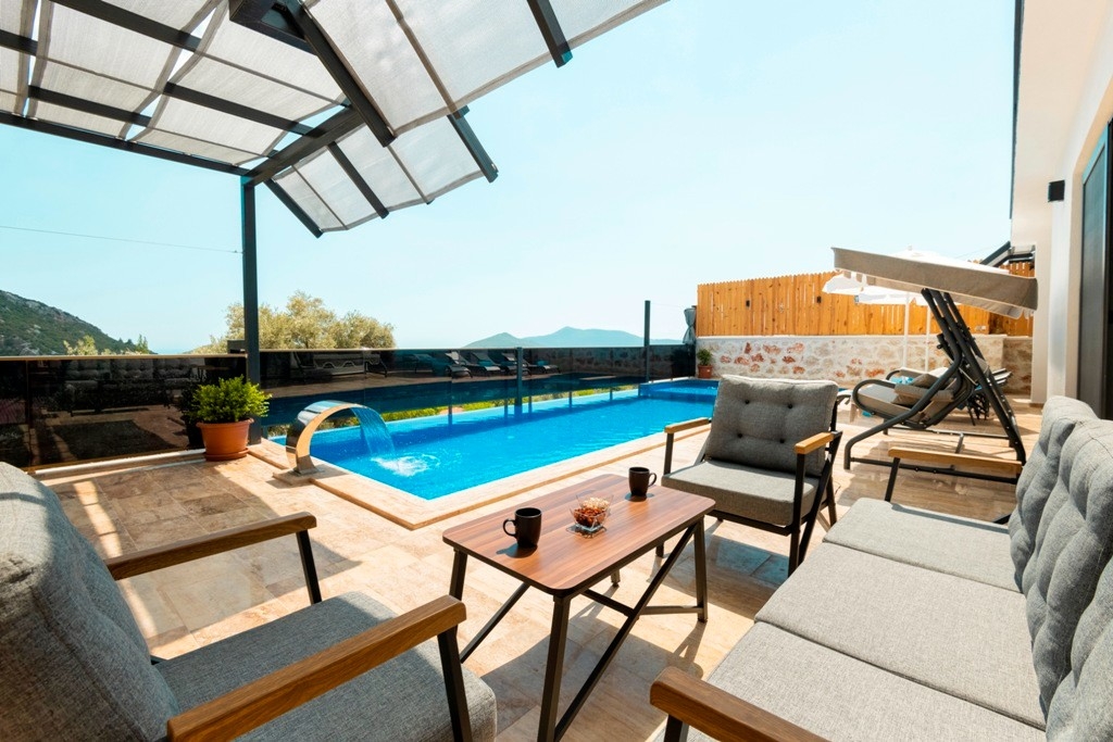 Kaş İslamlar'da Muhteşem Doğada, Yetişkin ve Çocuk Havuzlu, Lüks Villa