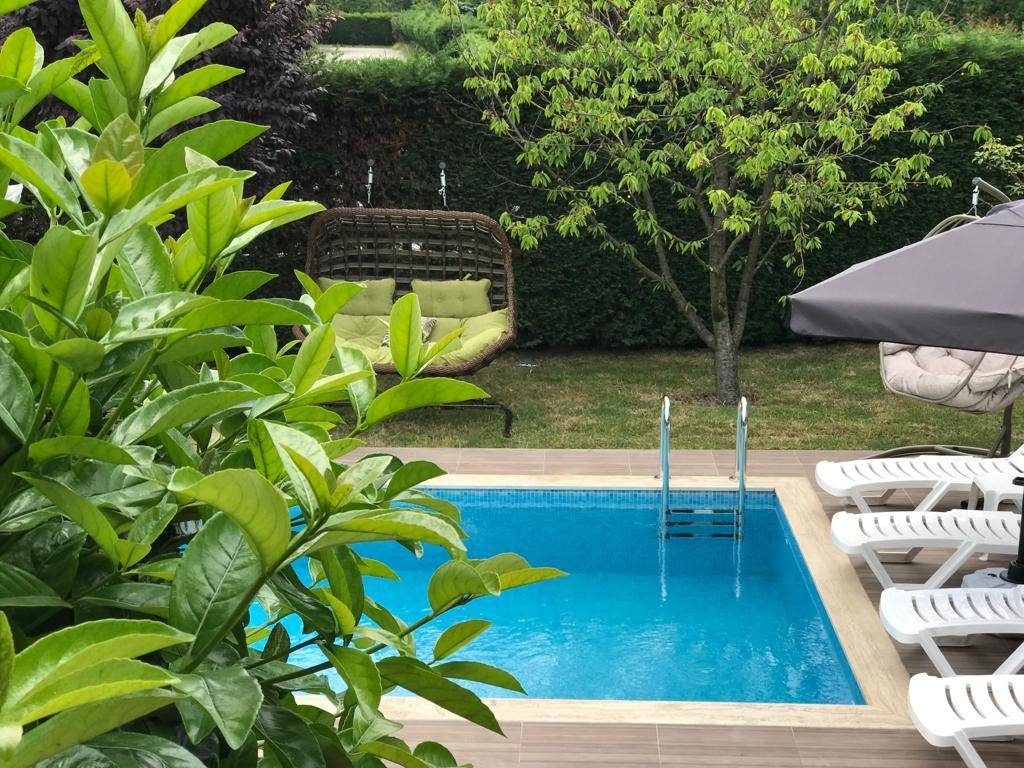 Sapanca Kırkpınar'da Yeşillikler İçerisinde, Özel Havuzlu, Şık Villa
