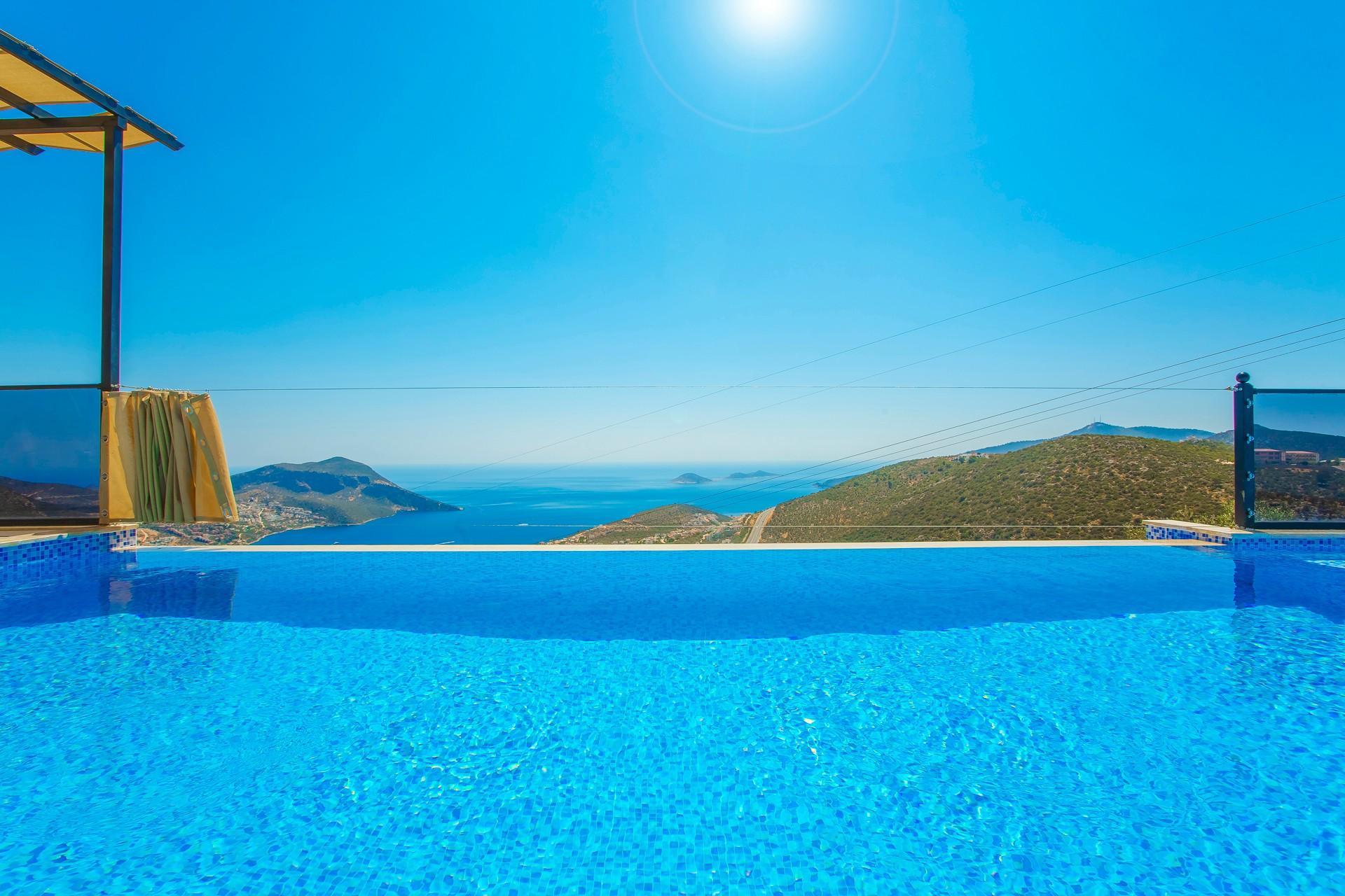 Kalkan Akbel'de Eşsiz Deniz Manzaralı, Sonsuzluk Havuzlu, Şık Villa-23127