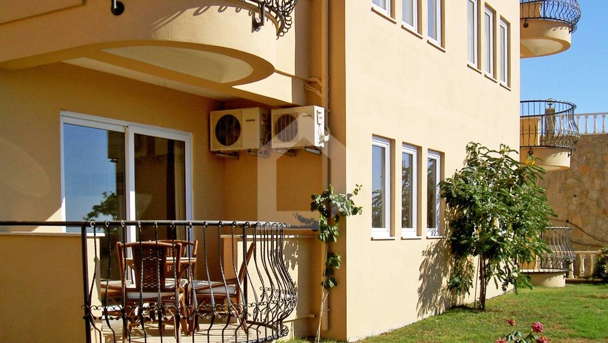 Alanya'da Sosyal Tesis İçerisinde, Ortak Havuzlu, Konforlu Tatil Evi