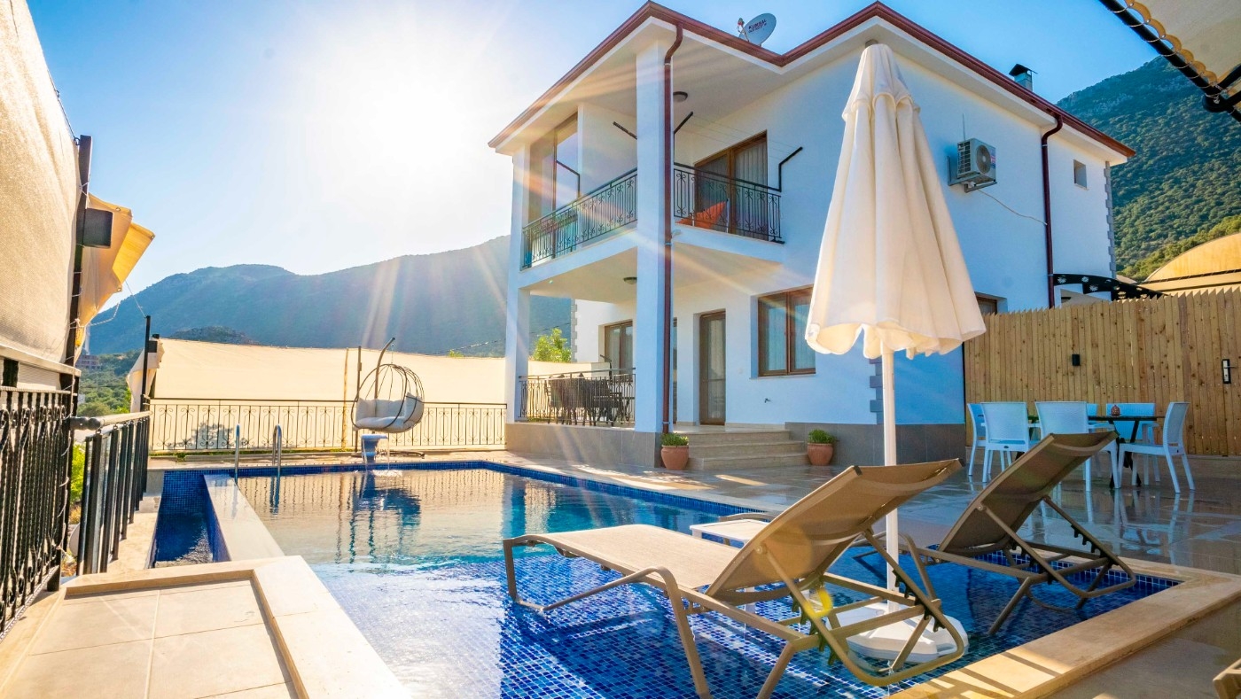 Kaş Belenli'de Deniz Manzaralı, Özel Havuzlu, Lüks Villa