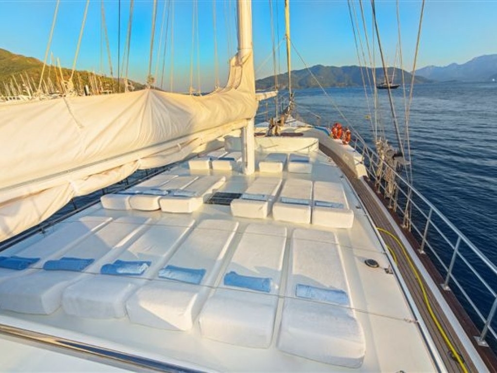 Fethiye'de Ahşap İç Tasarıma Sahip, Geniş Gruplar İçin İdeal Gulet