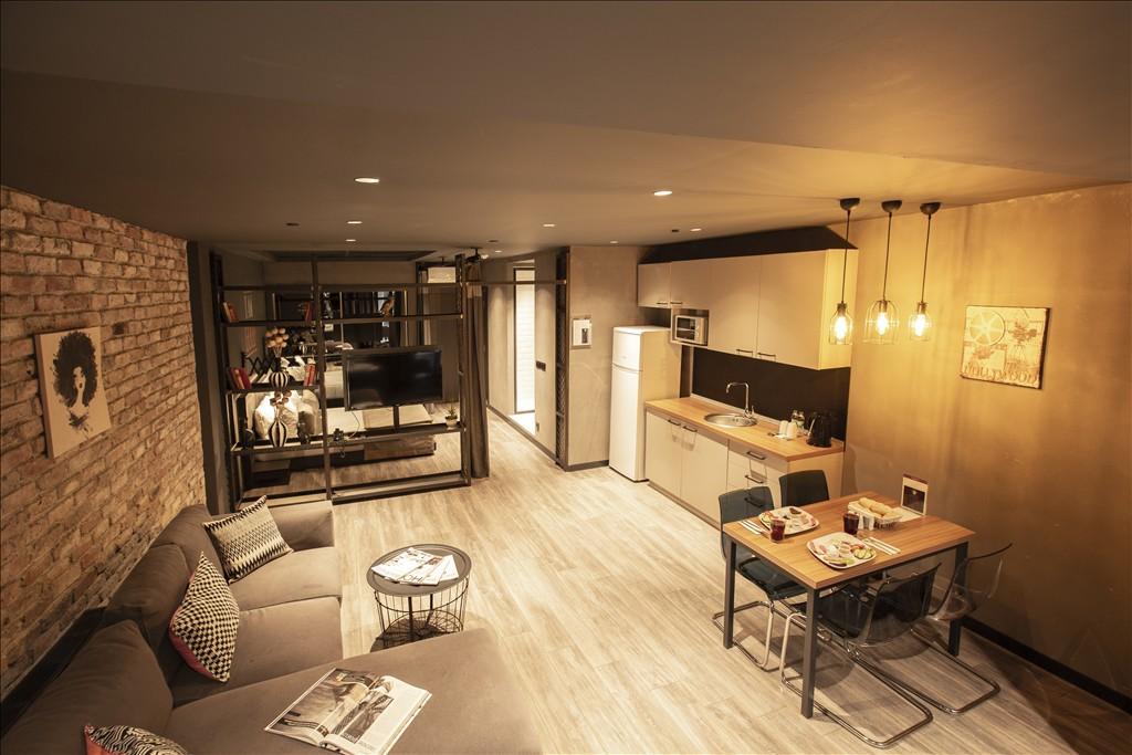 İstanbul Ataşehir'de Merkezi Konumda, Jakuzili, Kiralık Suit-16273