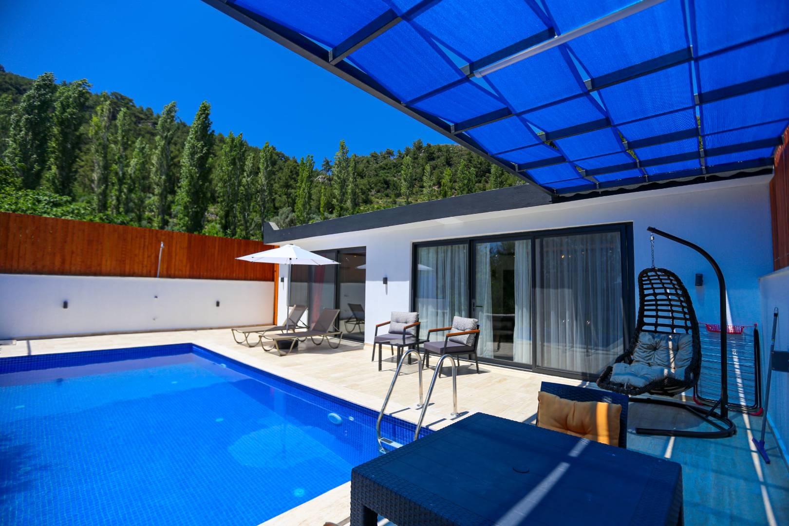 Kaş İslamlar'da Doğa Manzaralı, Özel Havuzlu, Jakuzili, Kiralık Villa