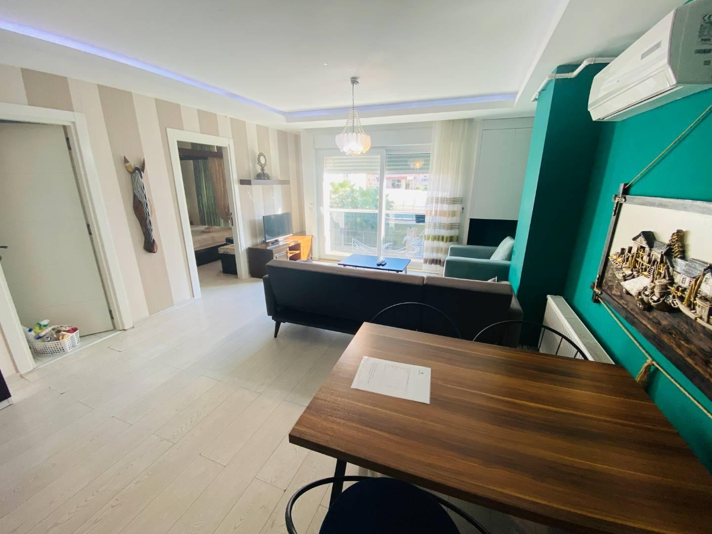 Konyaaltı Gürsu'da Plaja Yakın, Şehir Manzaralı, 1+1 Kiralık Suit-16506