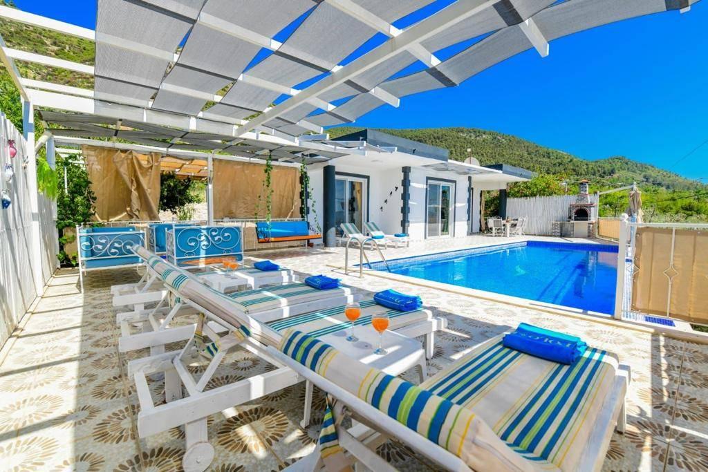 Kaş Üzümlü'de Eşsiz Doğada, Özel Havuzlu, Şık Villa-25022