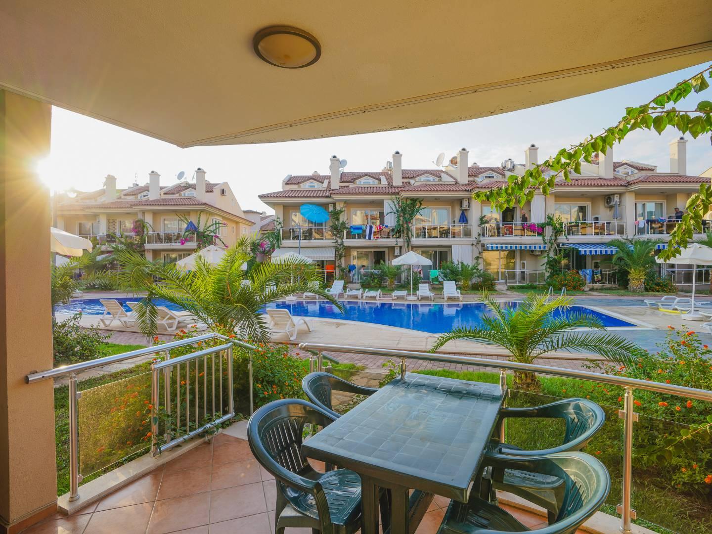 Fethiye'de Çalış Plajına Sıfır, Özel Plajlı, Ortak Havuzlu Daire-25549