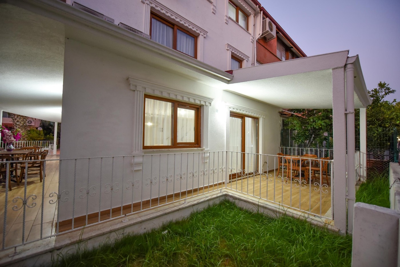 Fethiye Çiftlik'te Lüks Dizayna Sahip, Özel Bahçeli, Tripleks Villa
