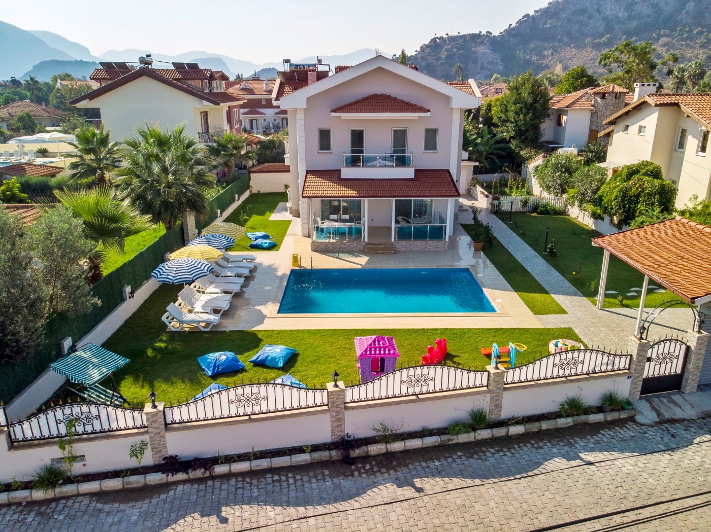 Dalyan'da Görkemli Mimariye Sahip, Özel Havuzlu, Geniş Bahçeli Villa