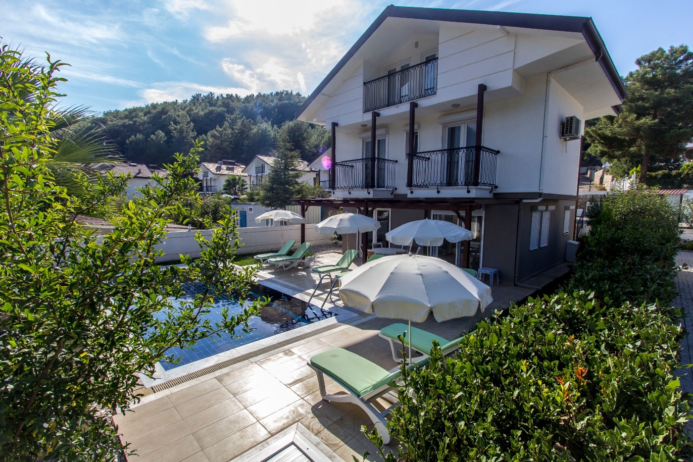 Fethiye Ölüdeniz'de Plaja Yakın, Özel Havuzlu, Ekonomik Villa