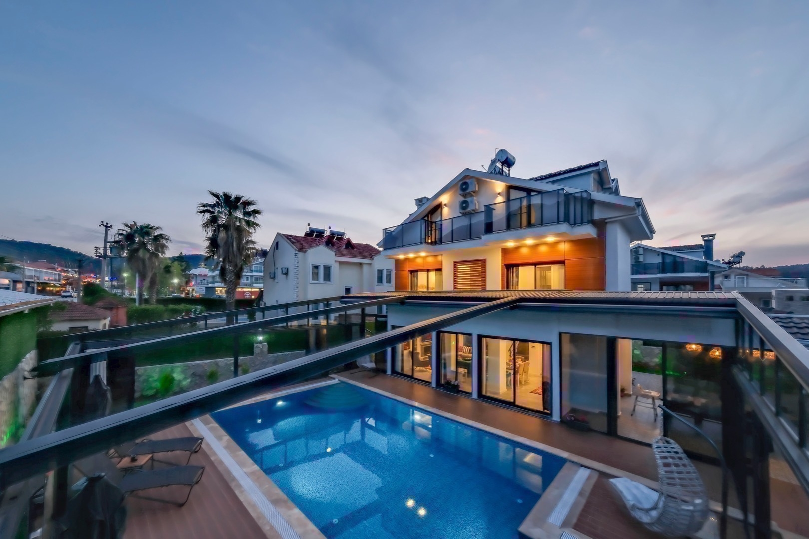 Fethiye Ölüdeniz'de Geniş Ailelere Uygun, Isıtmalı Havuzlu, Lüks Villa