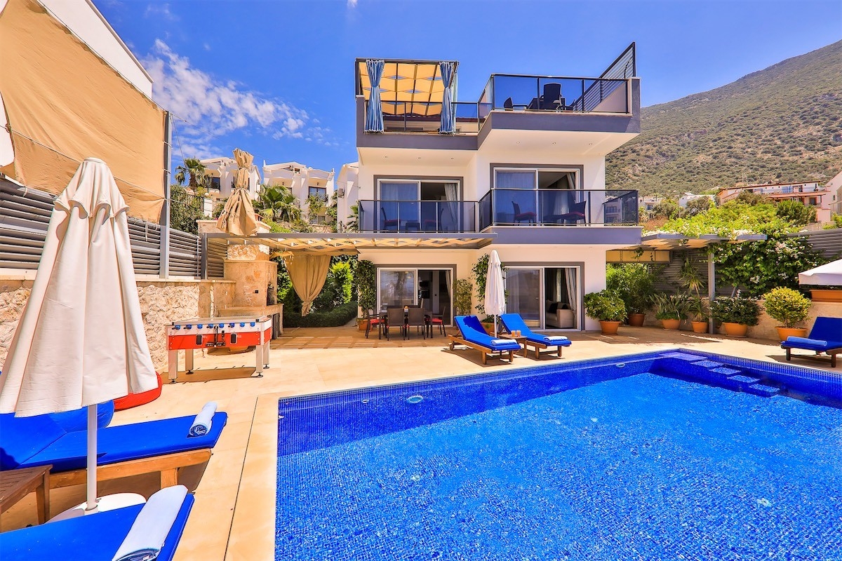 Kaş Kalkan'da Deniz Manzaralı, Kiralık Özel Havuzlu, Lüks Villa