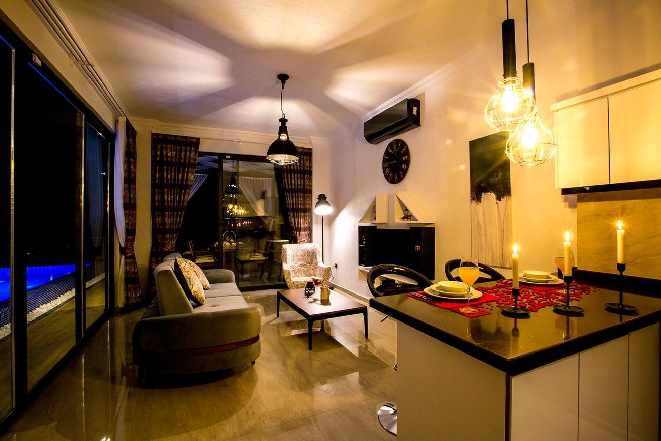 Kaş Bezirgan'da Balayı Çiftlerine Uygun, Özel Havuzlu, Modern Villa-12333