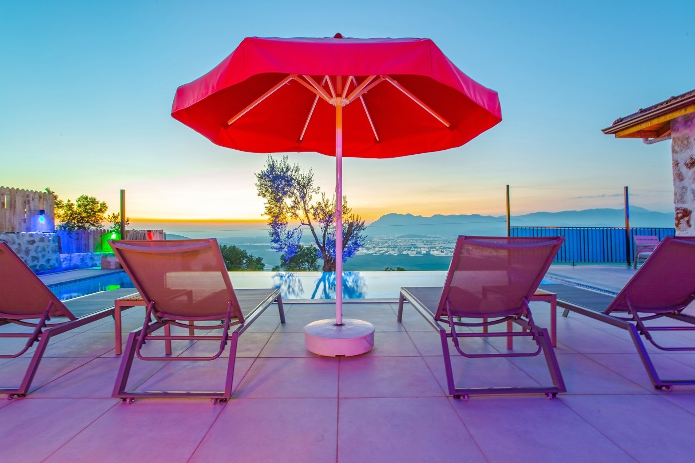 Kaş Yeşilköy'de Muhteşem Taş Mimarili, Özel Havuzlu, Lüks Villa