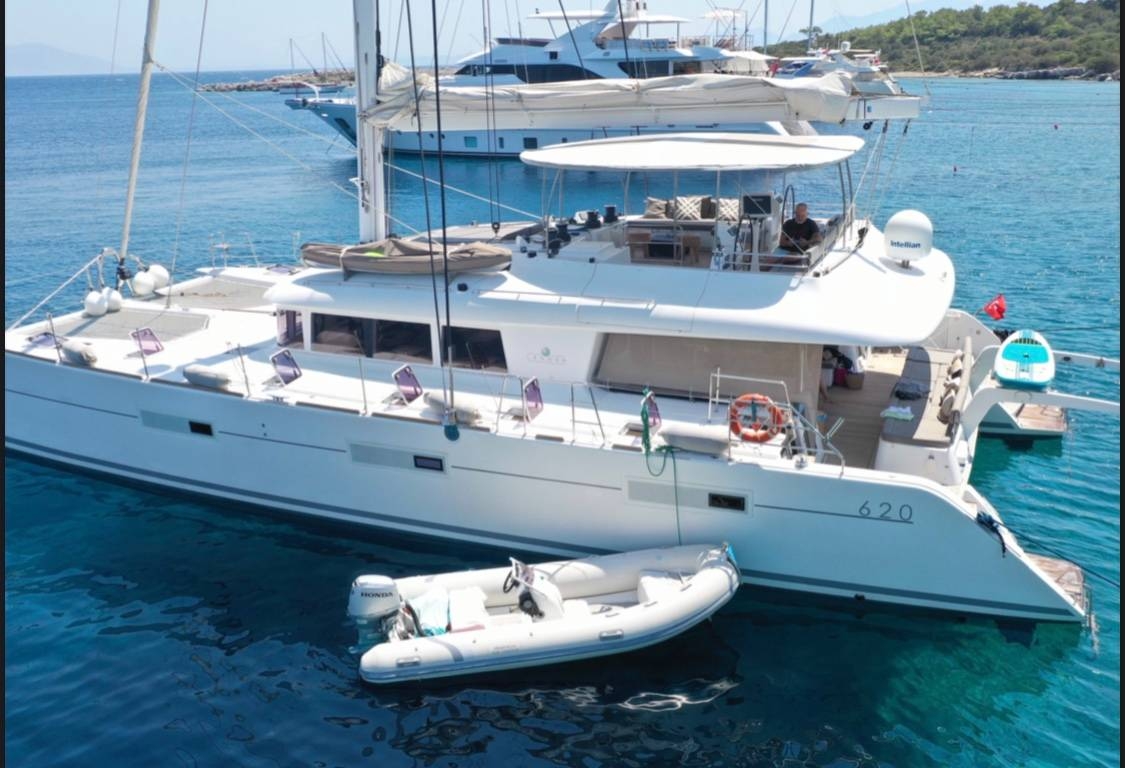 Bodrum Çıkışlı Muhteşem Tasarıma Sahip, 8 Kişilik Lüks Katamaran