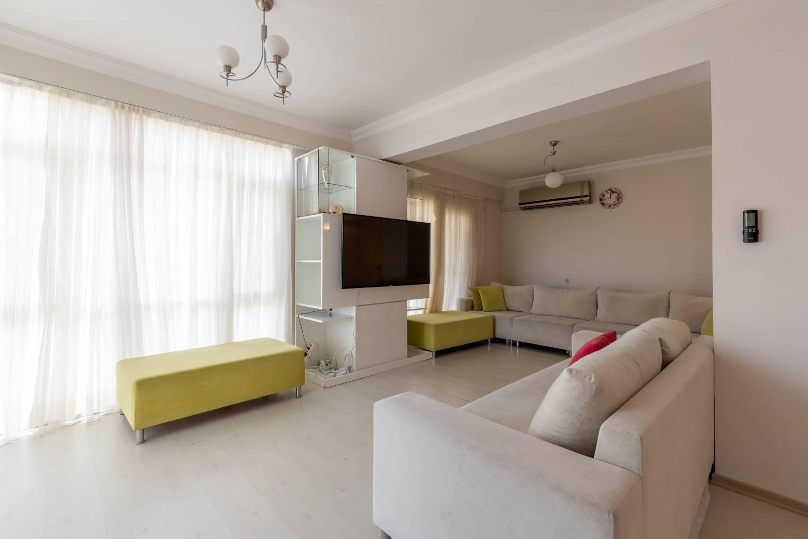 Didim Akbük'te Denize Sıfır, Tesis İçinde, 4 Yatak Odalı, Bahçeli Ev-21782