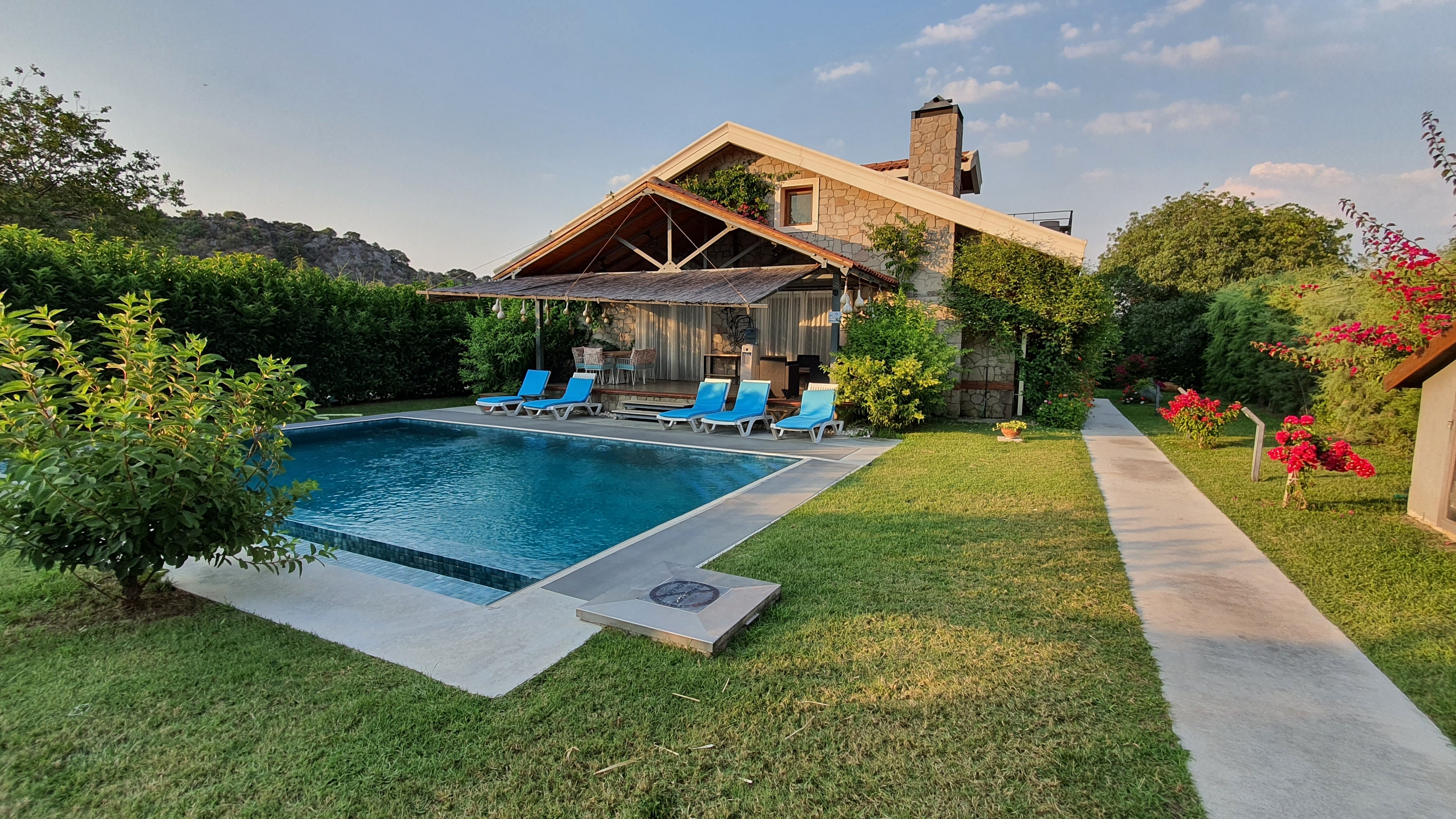 Muğla Ortaca'da Kalabalık Ailelere Uygun, Özel Havuzlu, Şık Villa