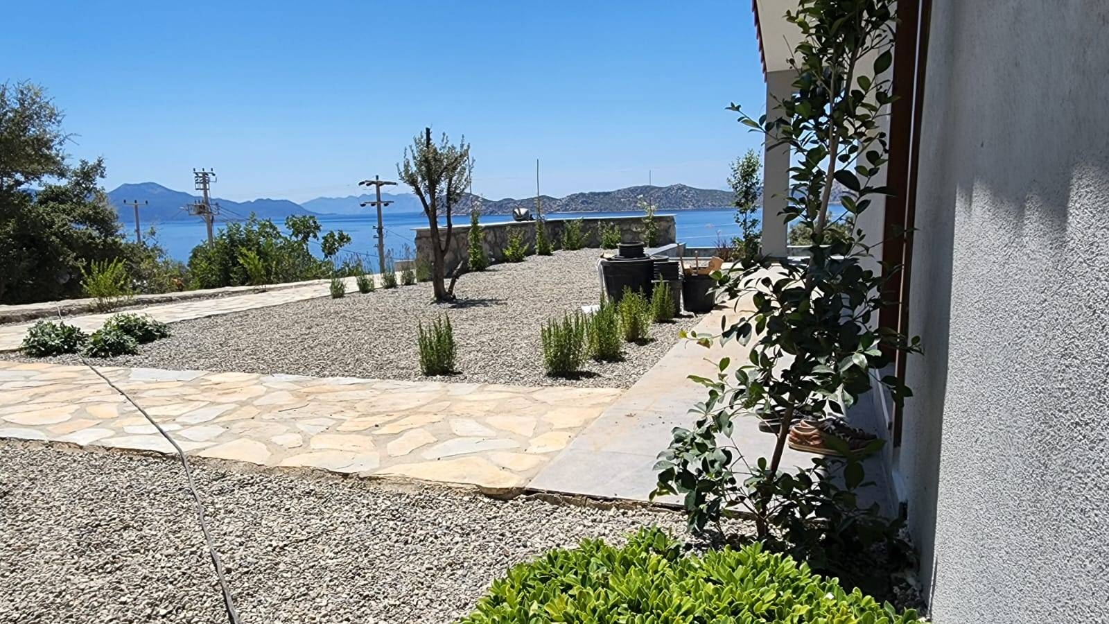 Marmaris'te Deniz Manzarasına Sahip, Sonsuzluk Havuzlu, Şık Villa