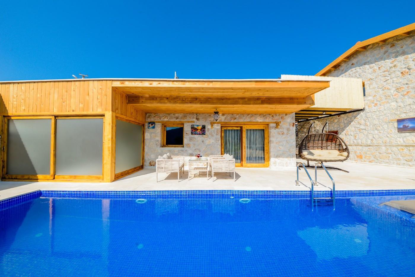 Kaş Bezirgan'da Çocuk Oyun Alanlı, Özel Havuzlu, Bahçeli Villa-22444