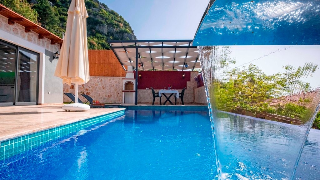 Kaş İslamlar'da Gözlerden Uzak, Özel Havuzlu, Jakuzili, Taş Villa