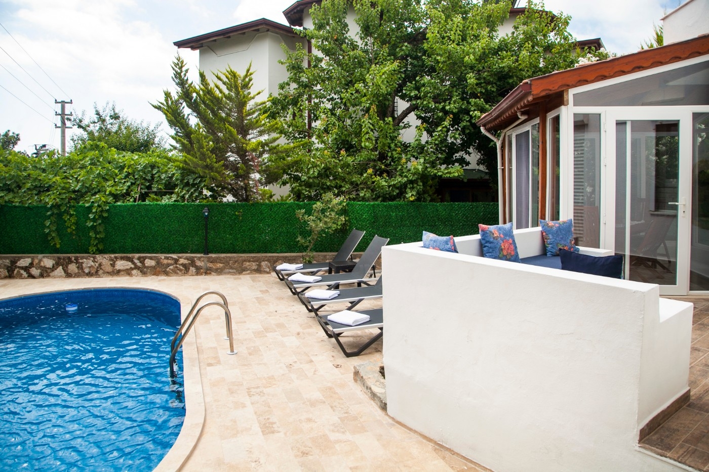Datça Merkez'de Deniz Manzaralı, Özel Havuzlu, Şık Villa