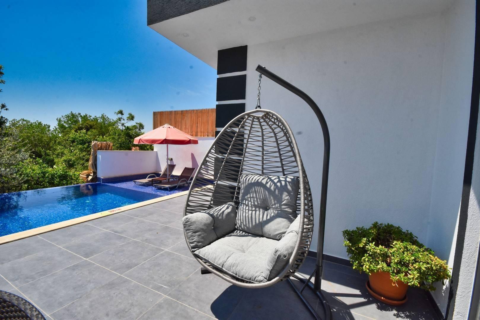 Kaş Üzümlü'de Balayı Çiftlerine Uygun, Özel Havuzlu, Korunaklı Villa-30316