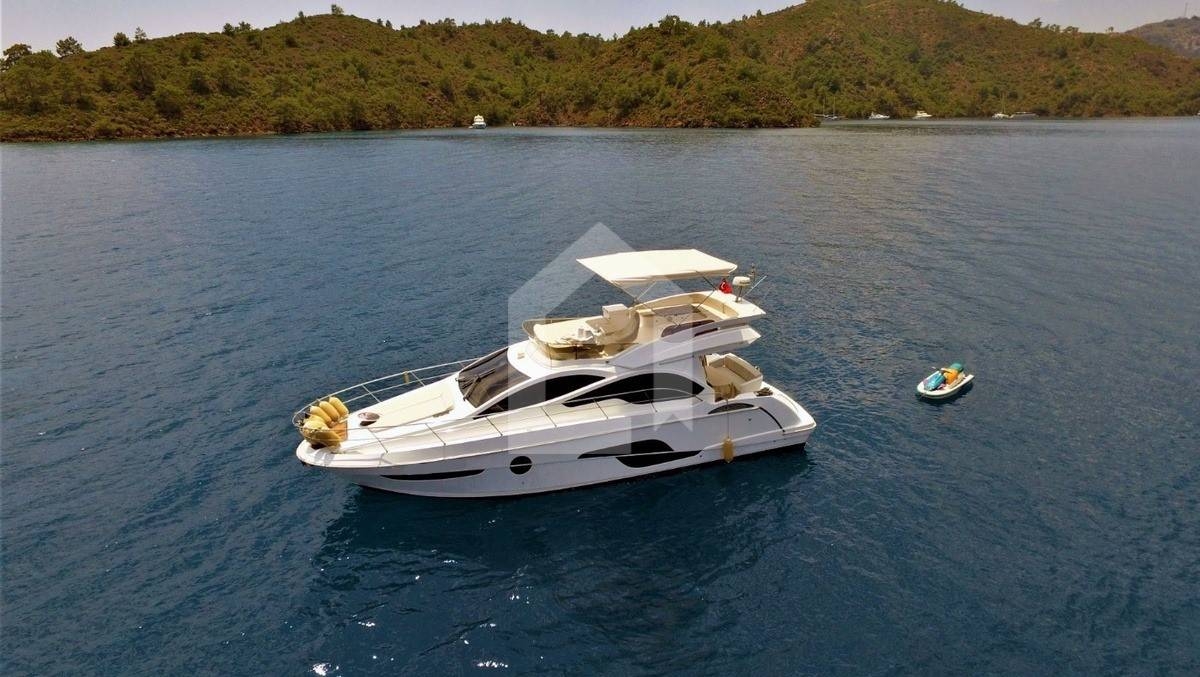 Fethiye'nin Doğa Güzellikleri Arasında, Mavi Sularda, Lüks Motoryat