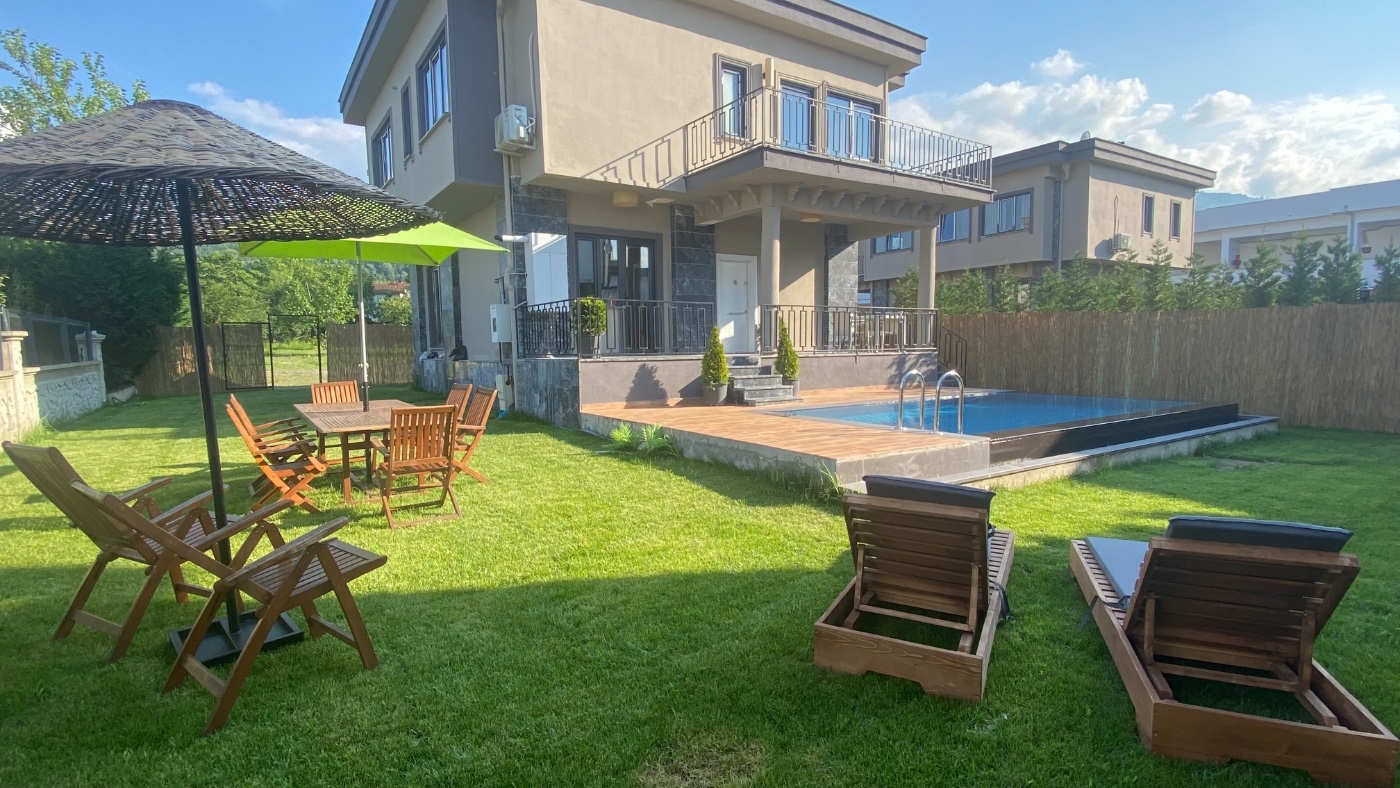 Sapanca Kırkpınar'da Geniş Bahçeli, Özel Havuzlu, Lüks Villa