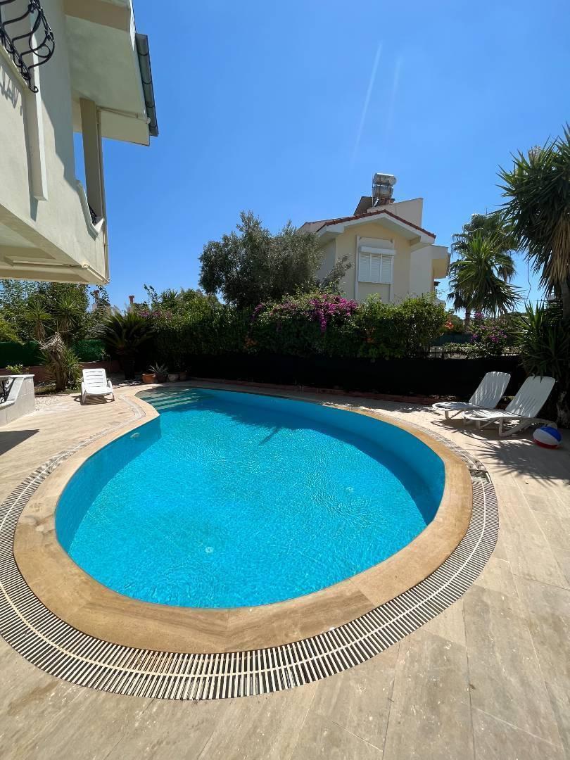 Serik Kadriye'de Kalabalık Ailelere Uygun, Özel Havuzlu, Kiralık Villa-19055