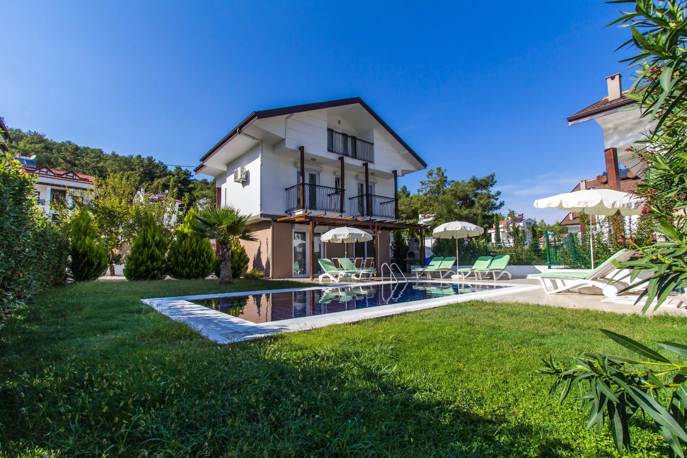 Fethiye Ölüdeniz'de Geniş Bahçeli, Özel Havuzlu, 8 Kişilik Villa-19414
